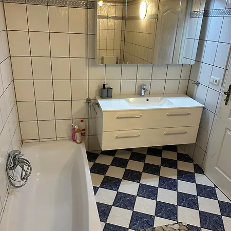 As Apartment *